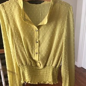 light yellow blouse w scrunched waist